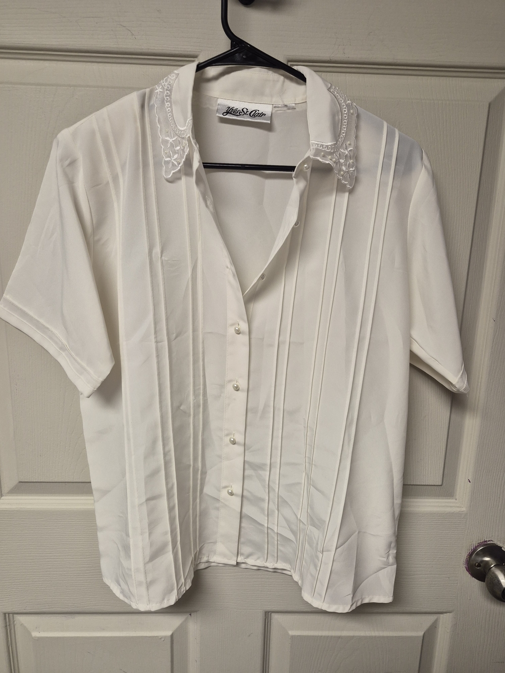Yves St. Clair White Pintuck Button-Front Shirt with Embroidered Collar